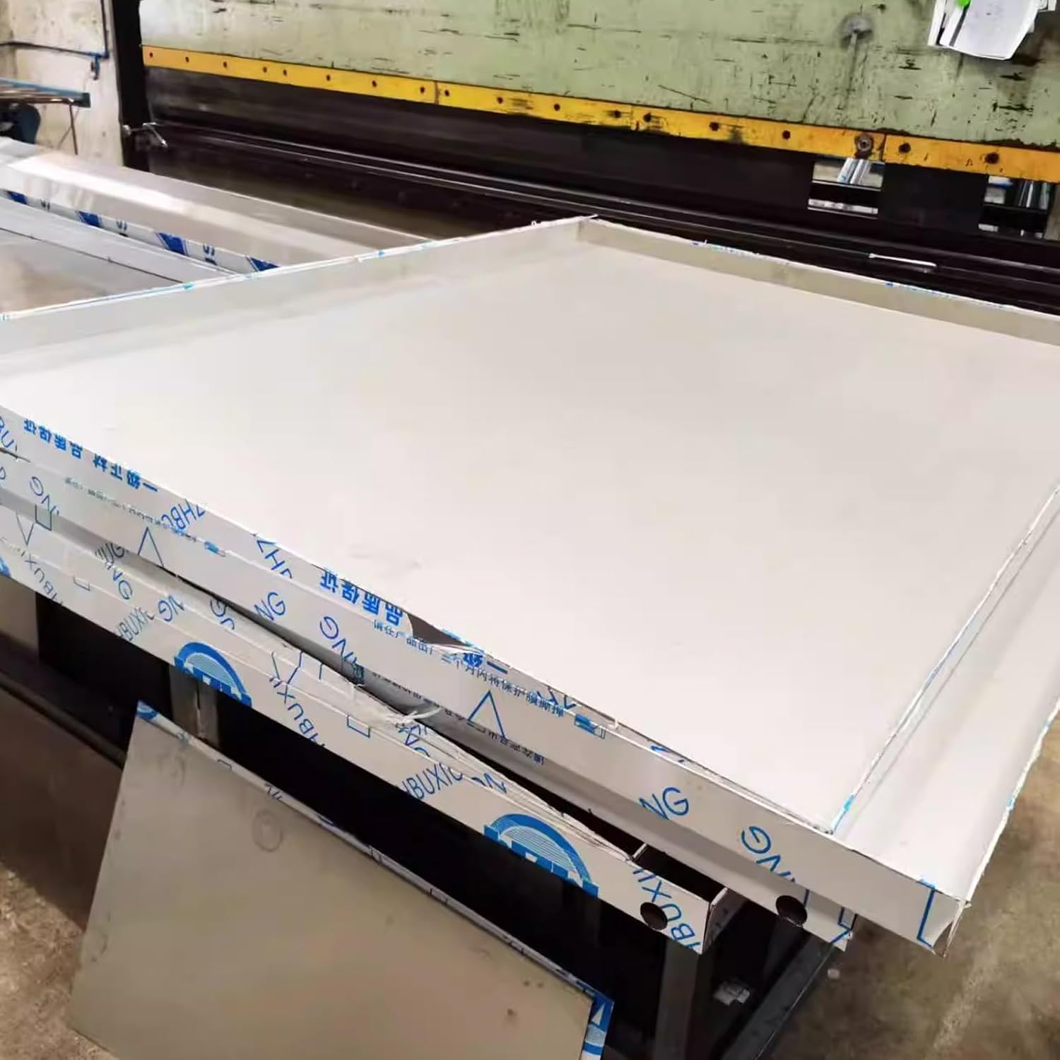 304 Stainless Steel Drain Pan, Heavy-Duty Spill Containment Tray for Kitchen, Garage, Warehouse, Durable Drainage Solution