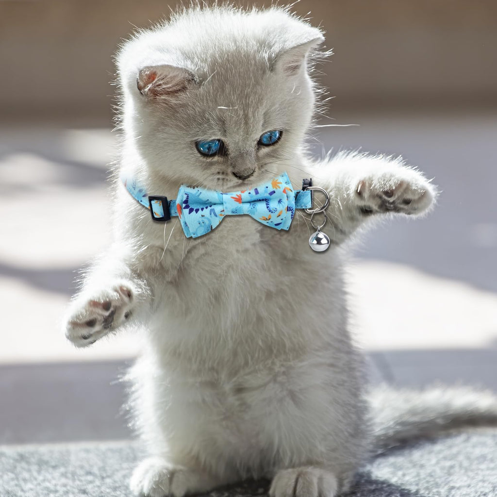 Dinosaur Cat Collar, Cute Dinosaur Bow Tie Cat Collar with Bells Breakaway Bowtie Kitten Collar Dinosaur Pattern Adjustable Cat Collar for Kittens Puppies