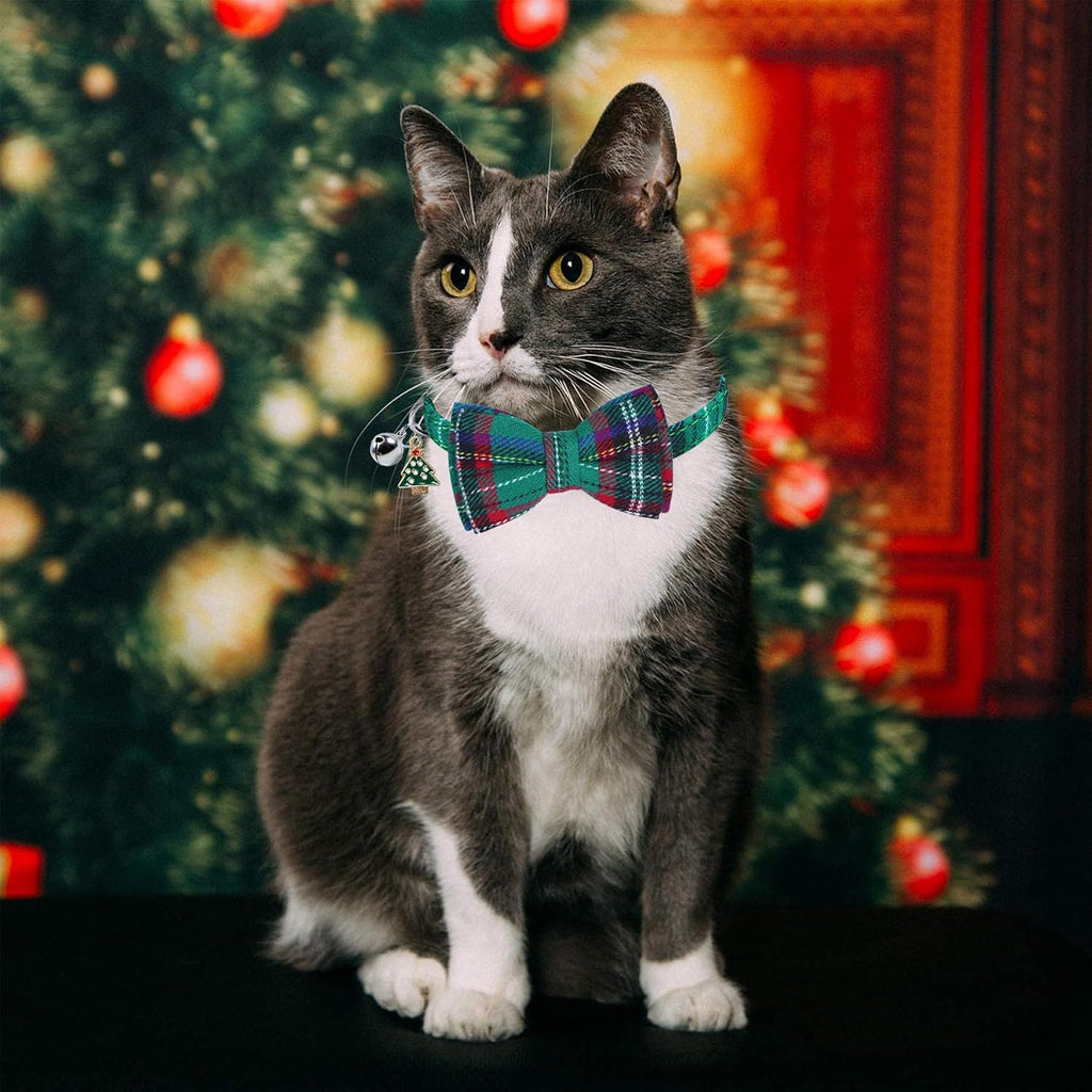 STMK 2 Pack Christmas Cat Collars With Bell, Breakaway Holiday Kitten Collars With Bowtie, Santa Tree for Cats Costumes Outfits (Red and Green)