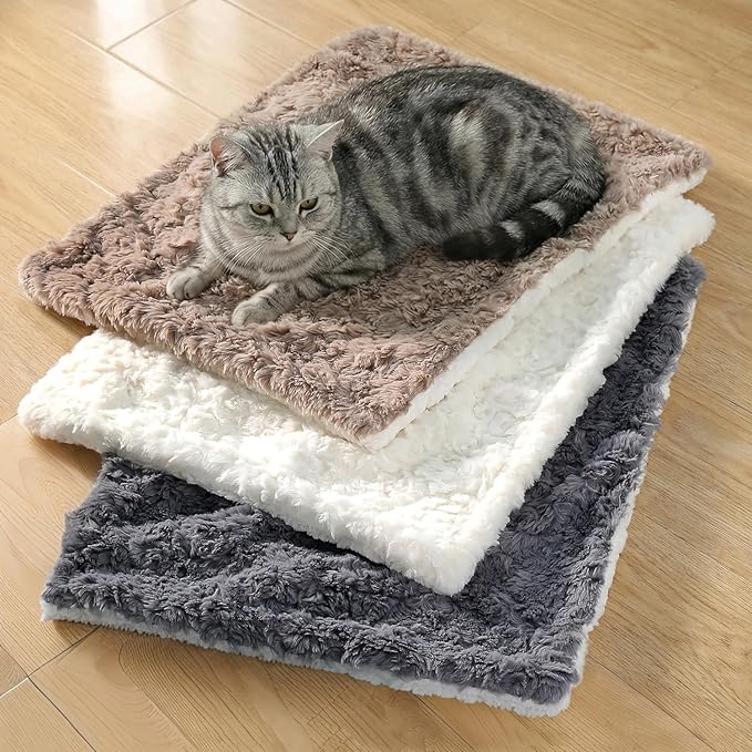 Cat Blanket for Indoor Cats Ultra-Soft Plush Small Blanket Machine Washable Cozy Calming for Kittens Cats Bed Couch Car 21"x18" White