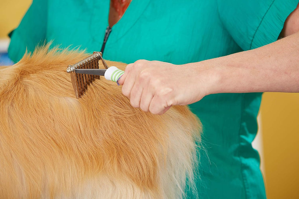 Andis 66050 De-Matting Rake with 10 Blades - Grooming Brush with Safety Edges & Promotes Healthy Skin & Coat - Non-Slip Handle, De-Shedding & Perfect for Long-Haired Breeds – 1 Pack, Green