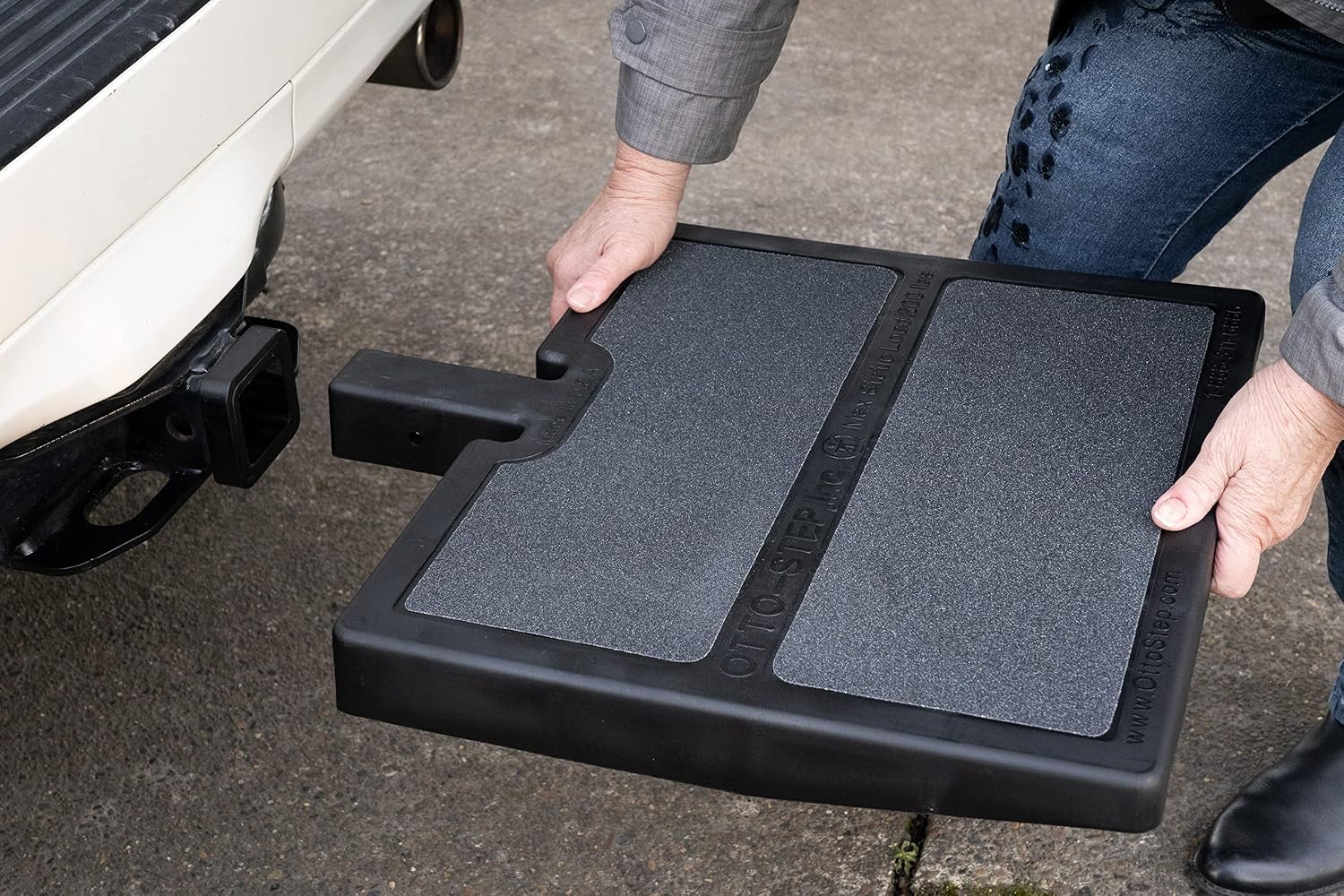 USA Made Otto Step Pet Ramp Step Helps Dogs Get in & Out of Car Van SUV | Portable Lightweight Dog Ramp | Simply Slide into 2 inch Trailer Hitch Receiver | No Tools Needed | Essential Pet Gear |